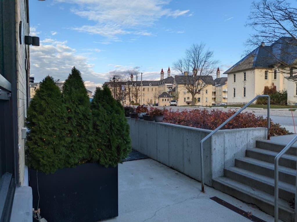 Condo On State Hospital Grounds! Травърс Сити Екстериор снимка